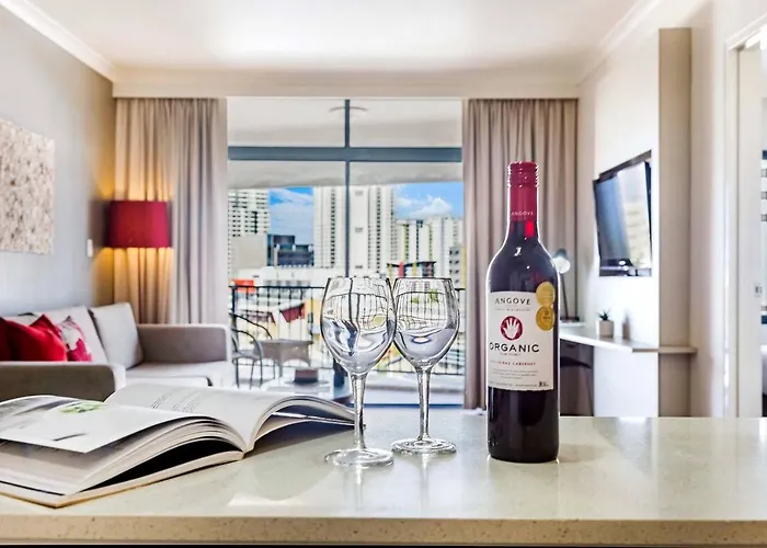 Suite Escape On The Esplanade With Pool & Balcony