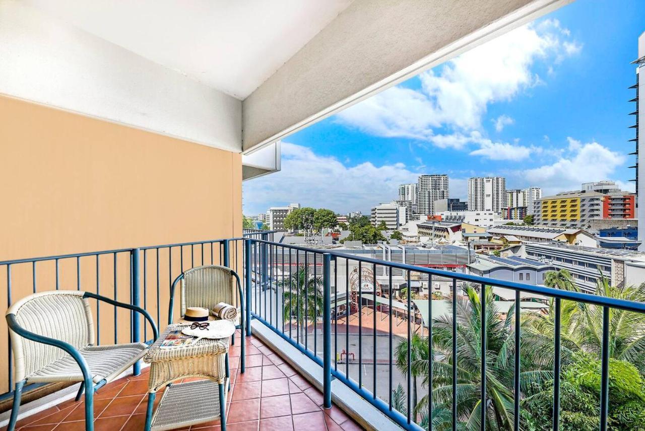 Escape On The Esplanade With Pool & Balcony