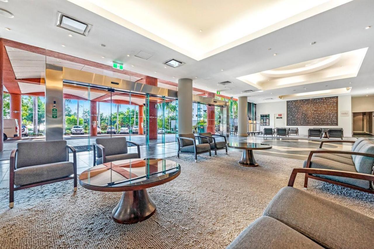 Escape On The Esplanade With Pool & Balcony *
